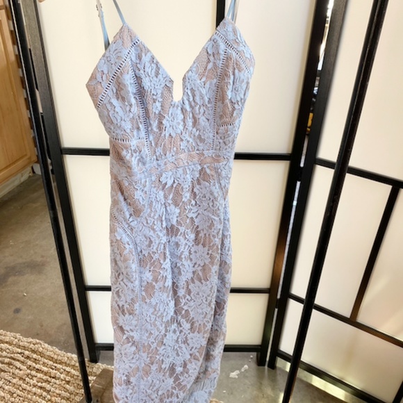 Stylestalker Blue Lace Fitted Gown - Small - Picture 2 of 7